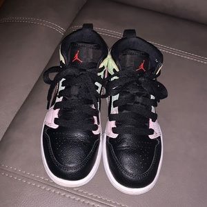 Nike Jordan 1s (kids)